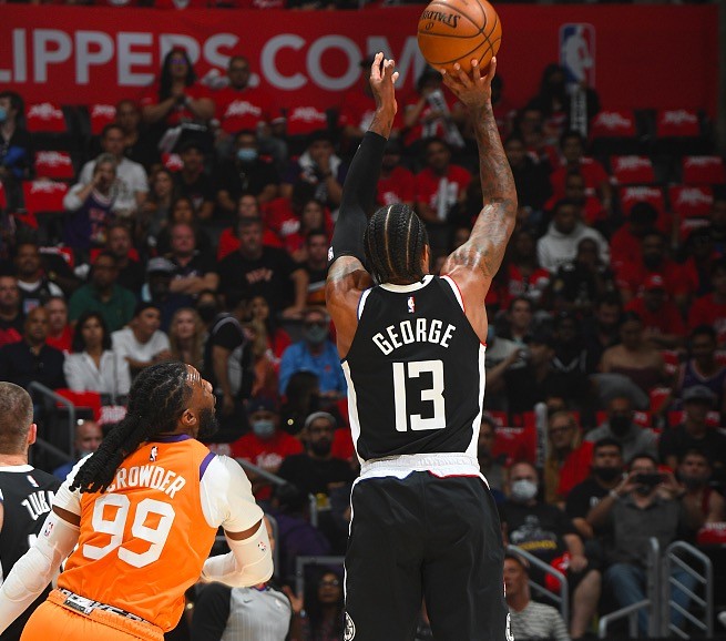 迫使湖人在 迫使湖人在